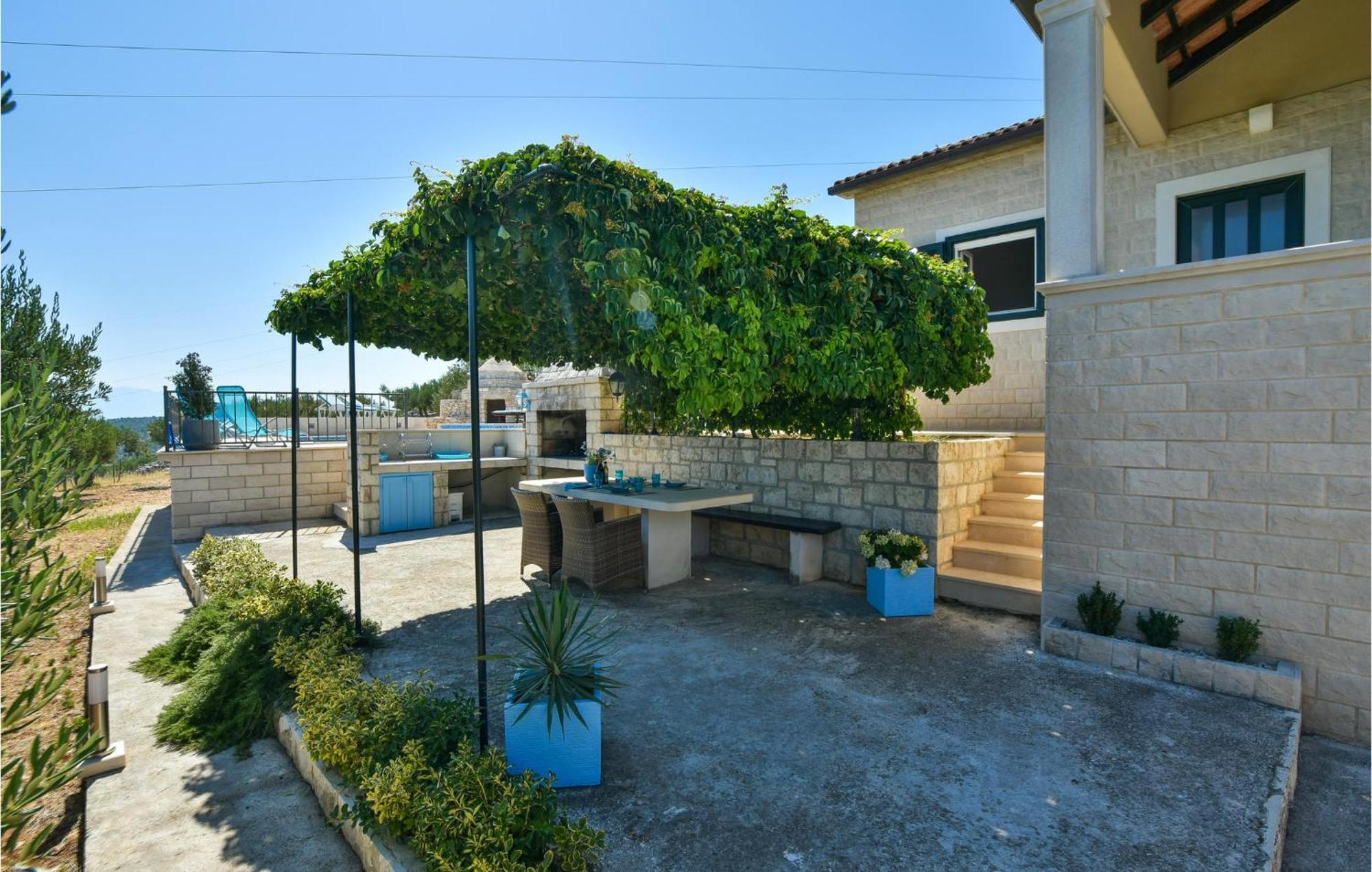 Pet Friendly Home In Postira With Wifi Екстер'єр фото