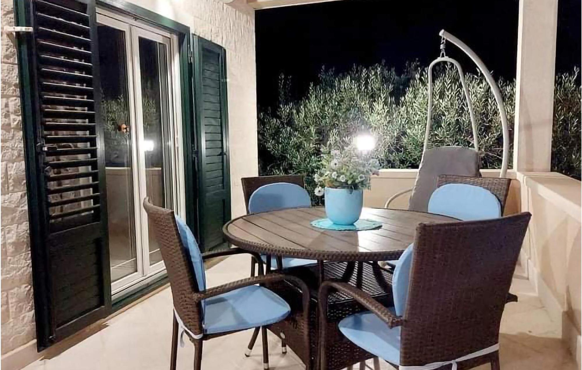 Pet Friendly Home In Postira With Wifi Екстер'єр фото